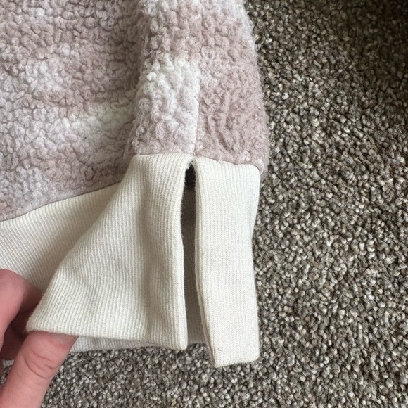 Calvin Klein Performance Long Sleeve Pink Camo Sweatshirt Women's - Picture 11 of 13